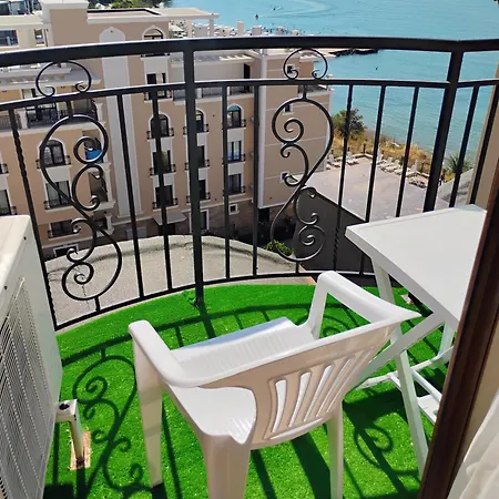 W Grand Apartment