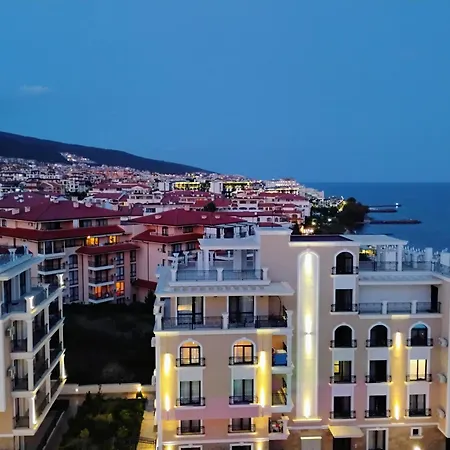 W Grand Apartment *